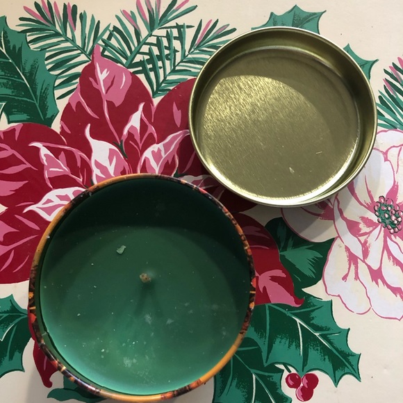 Lot of 2 Holiday Tins with Candles - Picture 6 of 6